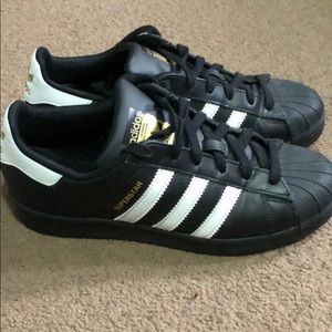 superstar adidas black/white shoes